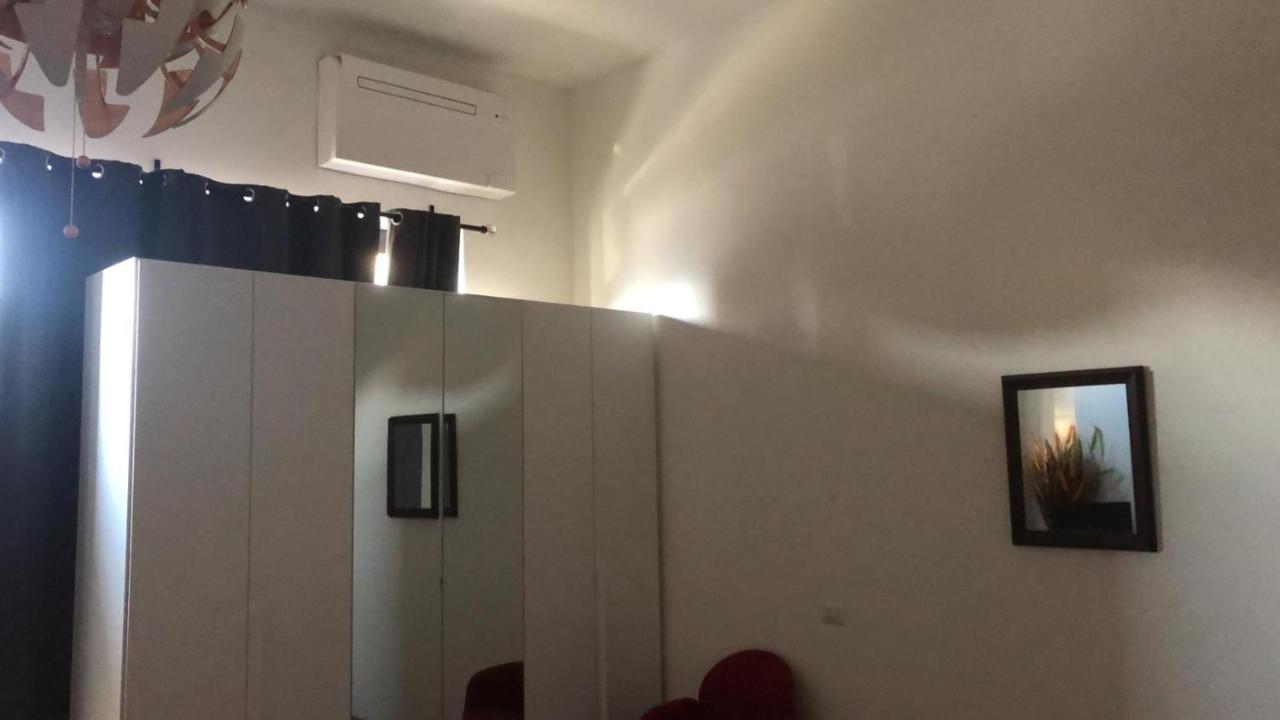 דירות פארמה Monolocale Arredato Con Una Camera מראה חיצוני תמונה